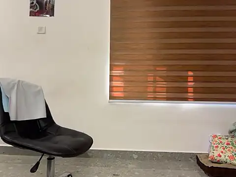 LucytheDevilQueen online show from December 21, 4:39 am