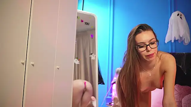 alexxisrae online show from November 1, 7:34 am