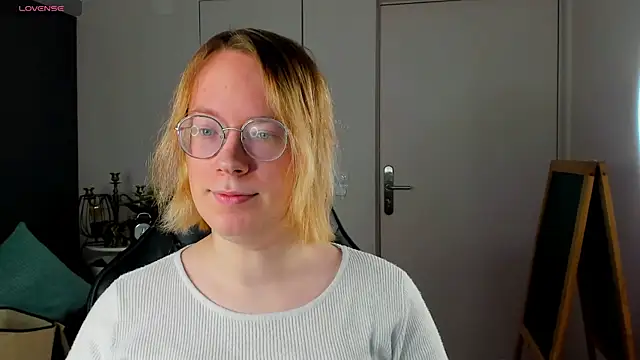 Amanda Butlerr online show from November 23, 9:55 am