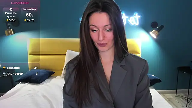 Joan Nelson online show from March 18, 1:32 am