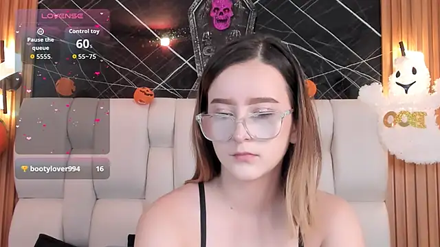 Snapshot of kristal_joi_dl chatting on October 21, 1:48 pm kristal joi dl online show from October 21, 1:48 pm