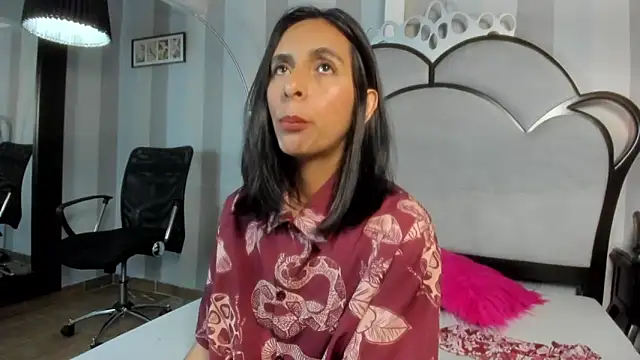 MiaAmore  online show from February 7, 8:13 pm