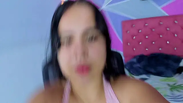 Cute Cloe69 online show from December 4, 2:41 pm