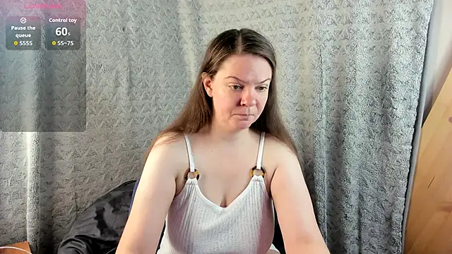 MiaLores online show from November 18, 8:04 am