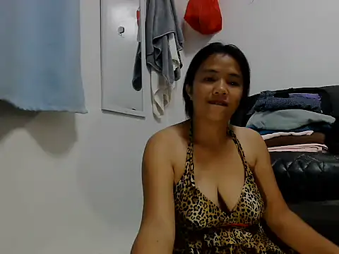 Snapshot of RicenTits chatting on October 9, 1:48 pm RicenTits online show from October 9, 1:48 pm
