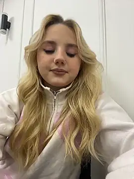 Sky Cutie online show from November 29, 4:49 am