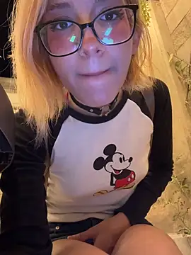 SweetBunnyGF online show from June 14, 12:30 am