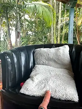 AliceMrtnz online show from April 18, 7:07 pm