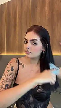 Snapshot of AliceRitter chatting on October 19, 6:43 pm AliceRitter online show from October 19, 6:43 pm