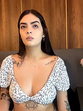 Snapshot of AliceRitter chatting on October 6, 6:23 pm AliceRitter online show from October 6, 6:23 pm