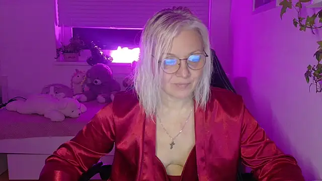 Linsy Kim online show from February 17, 9:03 pm