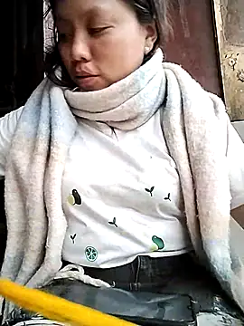 venu00 online show from March 21, 9:25 am