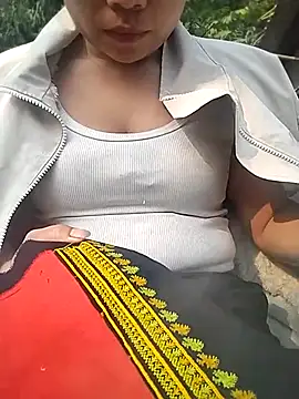 venu00 online show from April 3, 1:03 am