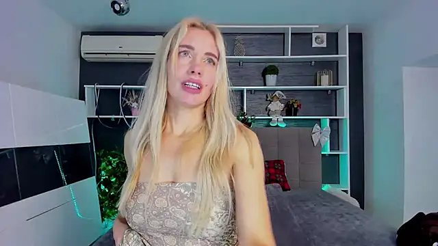 SabrinaSharm online show from December 18, 1:05 pm