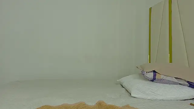 Snapshot of Sarahlove_90 chatting on October 22, 9:20 pm Sarahlove 90 online show from October 22, 9:20 pm