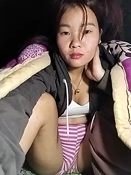 lylylove online show from December 1, 10:52 am