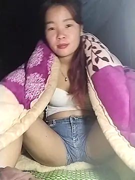 lylylove online show from December 15, 1:00 am