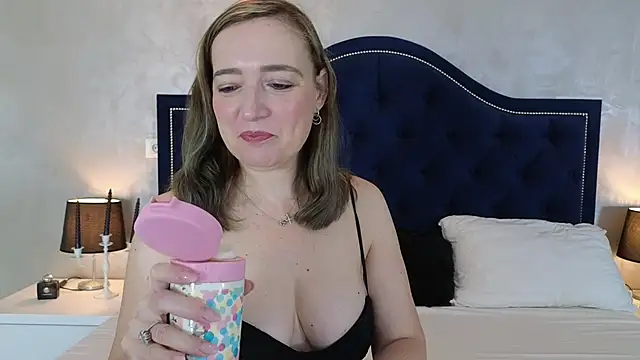 Blue Angel Sweet online show from October 13, 3:42 am