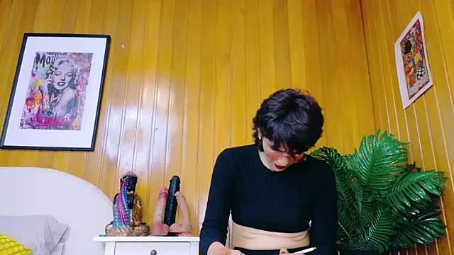 Zafiro Gem  online show from November 7, 8:25 pm