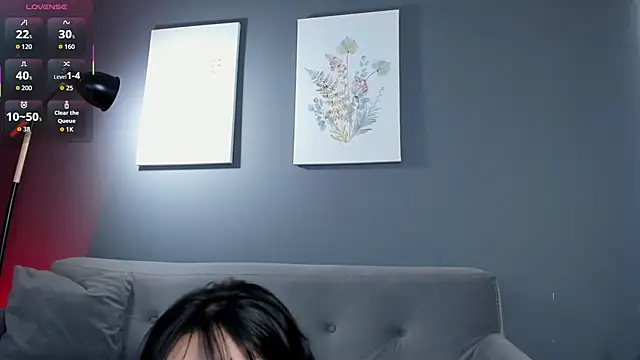 flower smith  online show from February 5, 12:52 pm