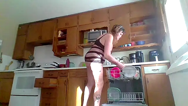 Bored Grandma online show from February 16, 9:47 pm