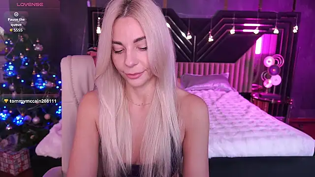 BellaRayyy online show from January 7, 9:40 pm