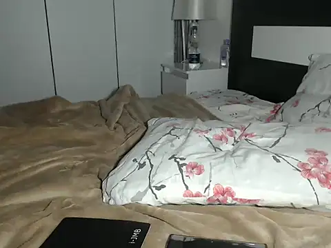 petite danielle online show from October 7, 12:59 am