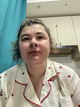 AliceCurlyX online show from March 3, 4:35 pm