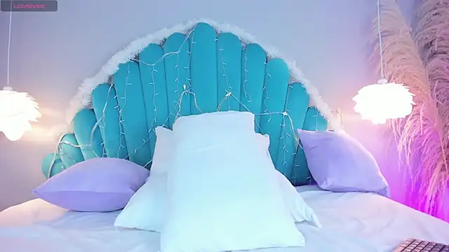 AlassiaHocthner online show from December 5, 12:39 pm