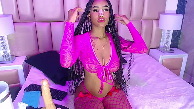 JulitPink online show from November 15, 11:33 am