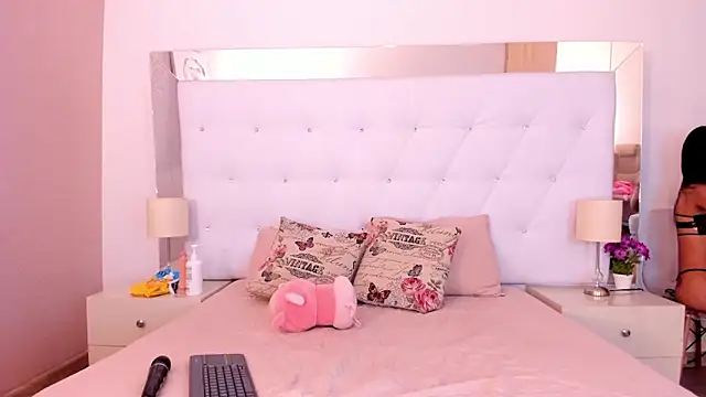 sweetabbey online show from October 6, 7:40 pm