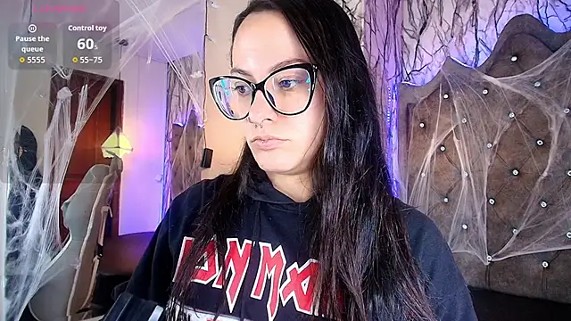 Zami Escobar of online show from October 27, 5:19 pm