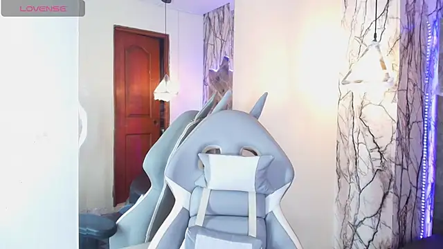 Zami Escobar of online show from October 14, 7:05 pm