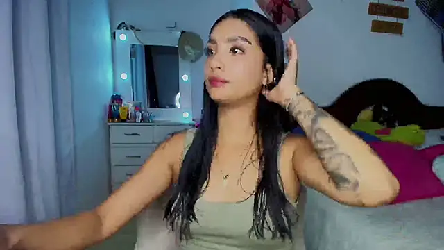 mia yireth online show from October 16, 1:30 am