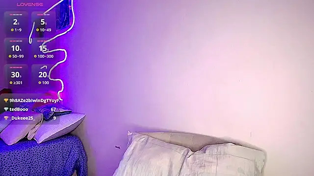 mia yireth online show from May 31, 1:44 am