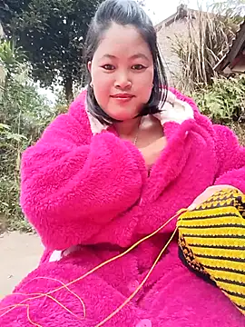 maycuc123 online show from December 17, 12:49 am