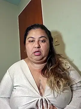 curvy diva  online show from March 30, 10:37 am