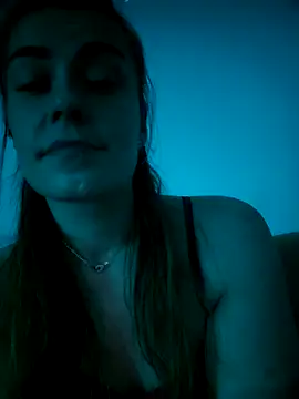 Carolinemiam online show from November 4, 2:27 am