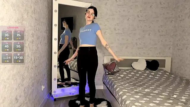 FakeLamb online show from November 5, 9:09 pm