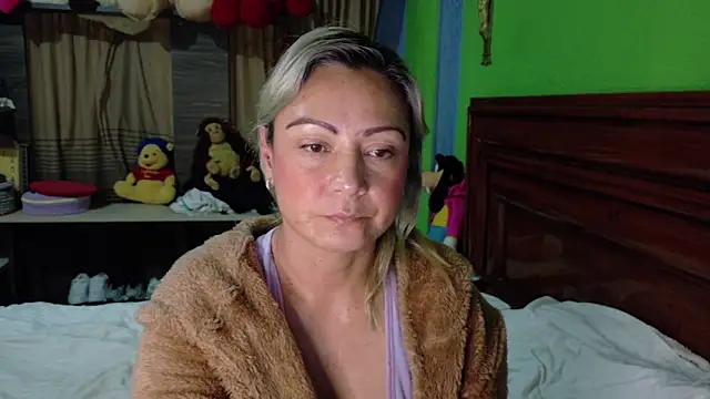  Charlize theron  online show from February 20, 12:20 am