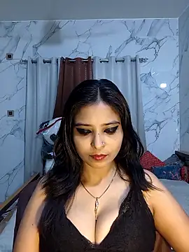 QUEEN-ADITI online show from April 6, 5:25 pm