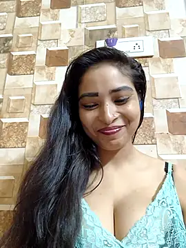 QUEEN-ADITI online show from October 11, 6:43 pm