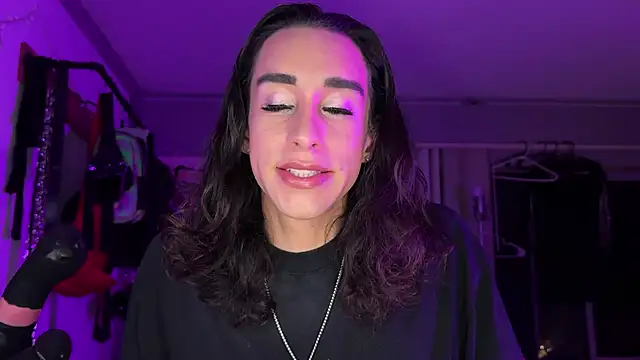 xoFrankie online show from November 5, 3:45 am