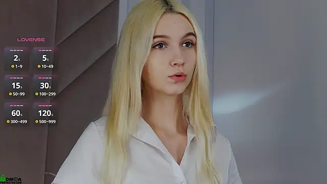 SaraHearts online show from November 10, 3:45 am