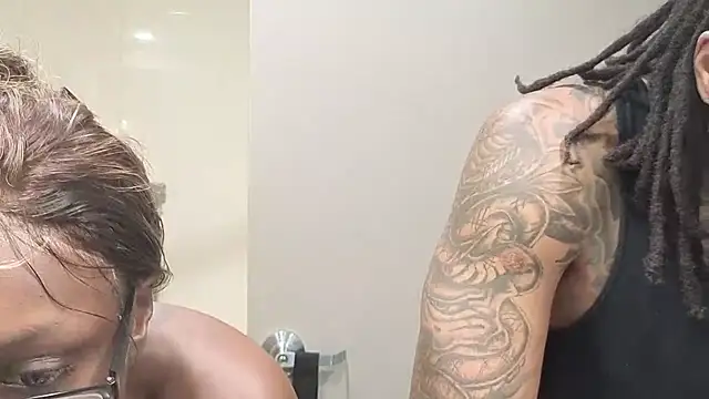 CinnaCakesss online show from September 22, 10:57 am