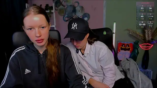 khloebeauty online show from October 4, 7:29 pm