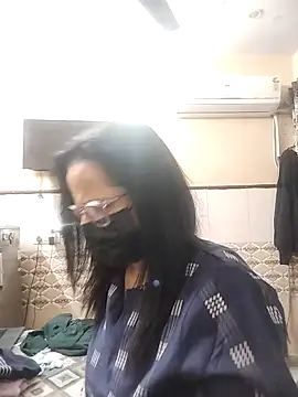 meenu bhabhi547 online show from February 3, 3:15 am