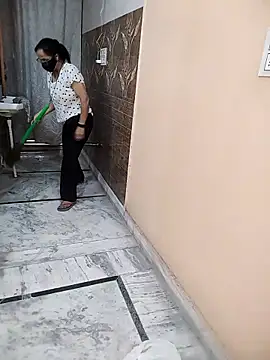 meenu bhabhi547 online show from April 3, 4:54 am