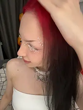 Lina Thornton  online show from November 12, 7:01 pm