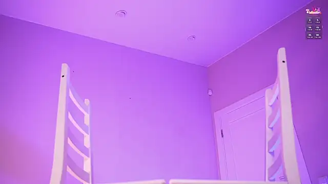 Miablueye online show from April 7, 4:42 pm